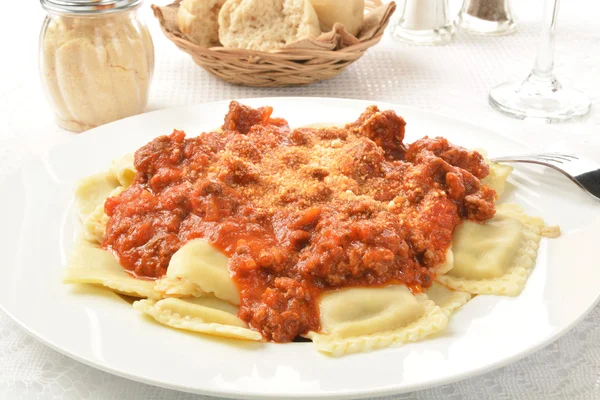 Beef ravioli with marinara sauce — Stock Photo, Image