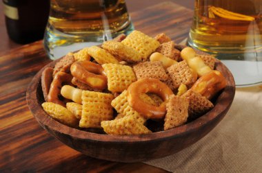 Aperatif simit ve bira karışımı