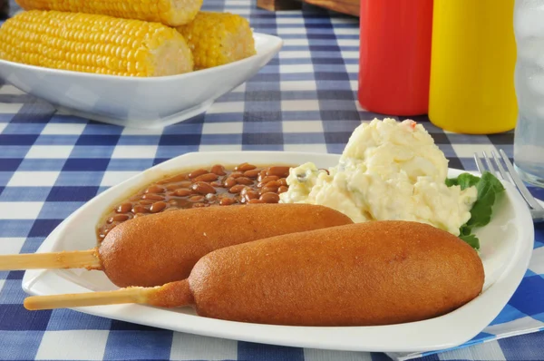 Corn dogs with mashed potatoes — Stock Photo, Image
