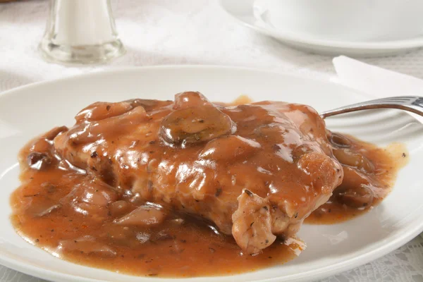 Chicken breast in wine mushroom gravy — Stock Photo, Image