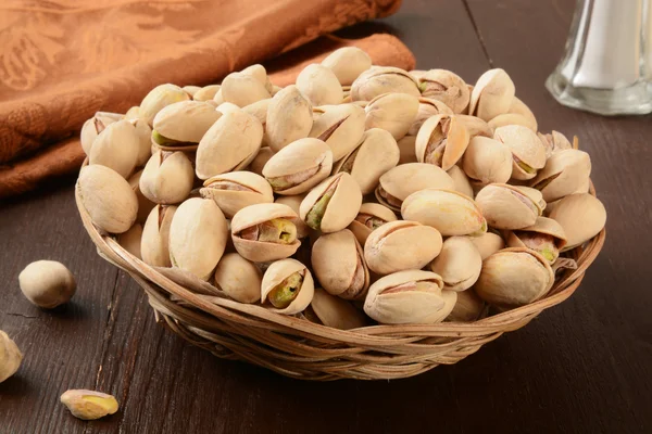 Basked of fresh pistachios — Stock Photo, Image