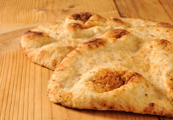 Altın naan ekmek — Stok fotoğraf