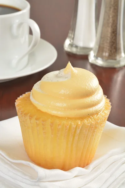 Cupcake met een kop koffie — Stockfoto