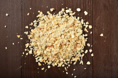 Organik sarımsak kaya tuzu