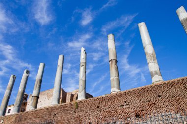 Venüs Tapınağı, Roma Sütunlu