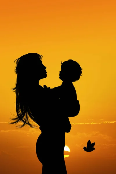 Silhouette Einer Frau Mit Baby — Stockfoto