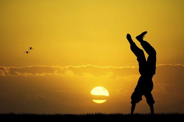 Niño feliz al atardecer —  Fotos de Stock