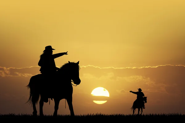 Gente a caballo — Foto de Stock