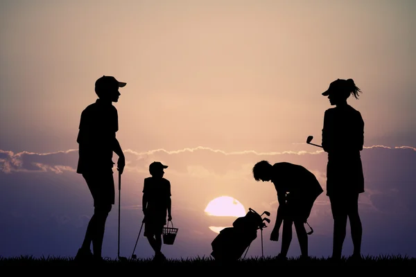 Familia juega al golf — Foto de Stock