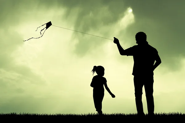 Padre e hijo al atardecer — Foto de Stock