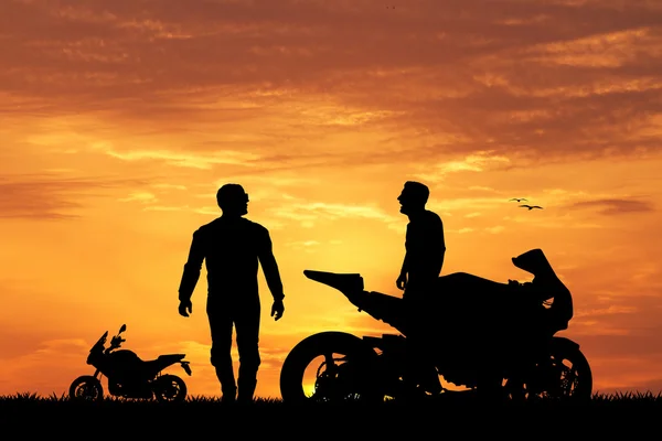 Motociclistas ao pôr do sol — Fotografia de Stock