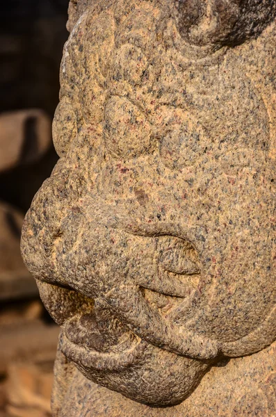 Cabeça esculpida detalhe leão do templo Shore — Fotografia de Stock