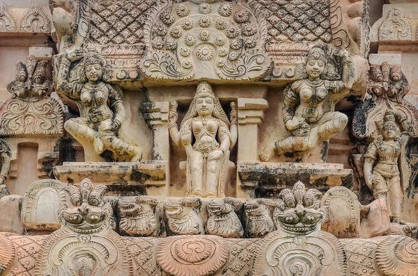 Hindu-Gottesstatue im Brihadeeswarar-Tempel — Stockfoto