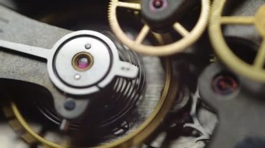 Saat içinde metal cogwheels.