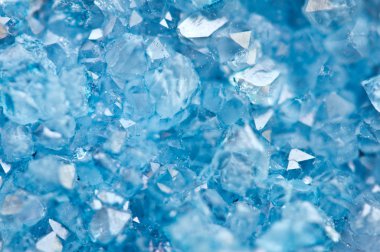 Onun arka plan bulanık doğal kristaller akik mineral mavi