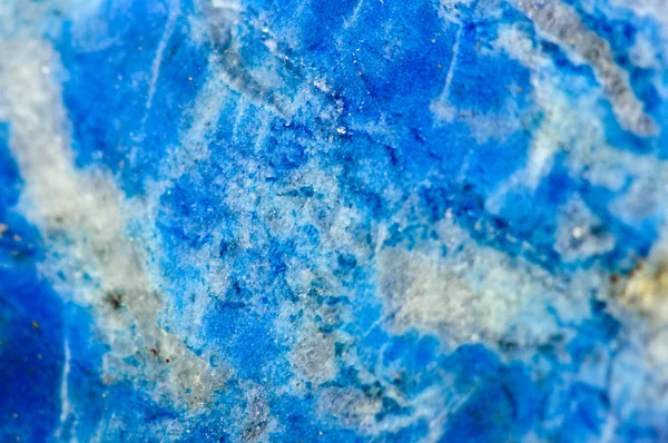 Lazuriet 6n? (? lsio4) Na2s. Blauwe zeldzame mineraal. — Stockfoto