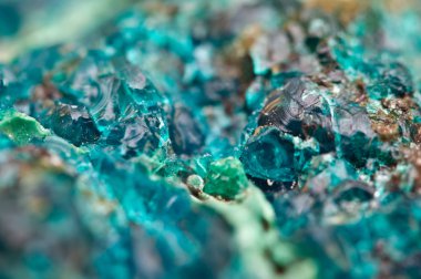 Krizokol sulu bir bakır cyclosilicate olduğunu