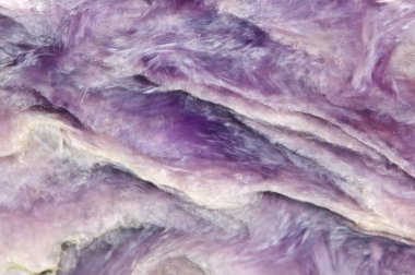 Charoite (Ca, K, Na) 3 Si4o10 (Oh, F) H2o. Lila nadir kristal.
