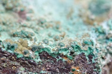 Malakit bir bakır karbonat hidroksit mineraldir