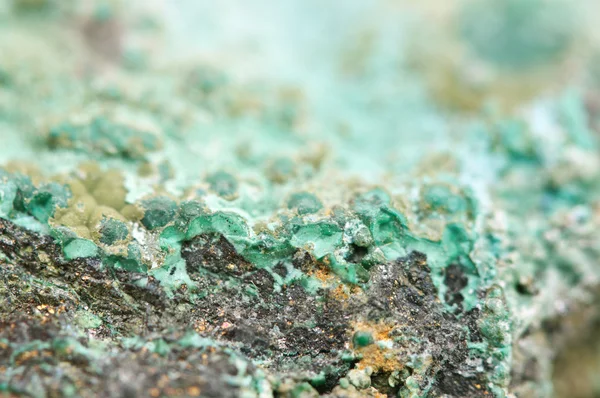 Malachite is a copper carbonate hydroxide mineral — Stock Photo, Image