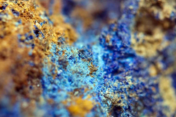 Azurite é um mineral de cobre azul profundo e macio — Fotografia de Stock