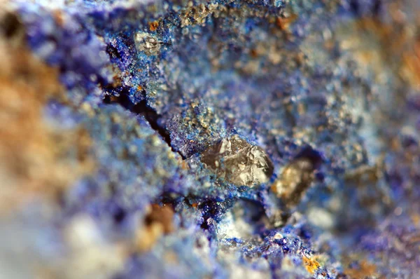 Azurite é um mineral de cobre azul profundo e macio — Fotografia de Stock