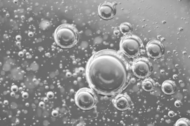 Su siyah-beyaz makro oksijen kabarcıkları