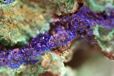 Yeşil malakit Azurit kristalleri derin mavi mineral makro bakır