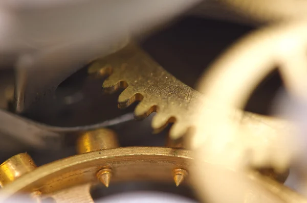 Roues métalliques à l'intérieur de la mécanique. Macro — Photo