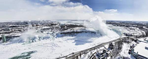 Niagara-vízesés a Skylon-torony — Stock Fotó