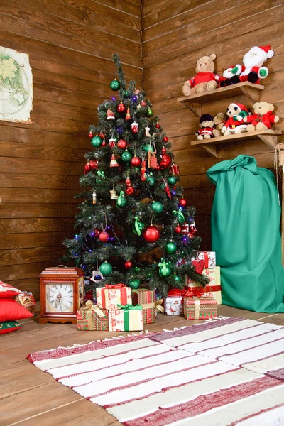 Vánoční dřevěná dekorace ve studiu — Stock fotografie