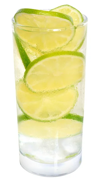 Färska kall saft från lime med is på nära håll — Stockfoto