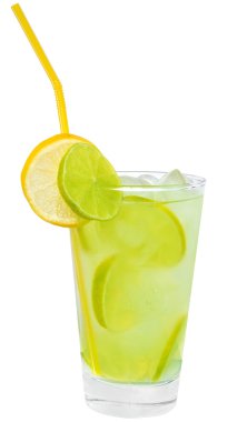 limonata limon ve buz küpleri ile