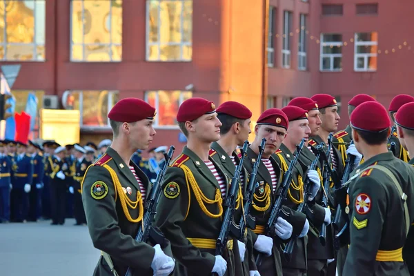 Generale repetitie voor de militaire parade ter ere van de dag van de overwinning. — Stockfoto