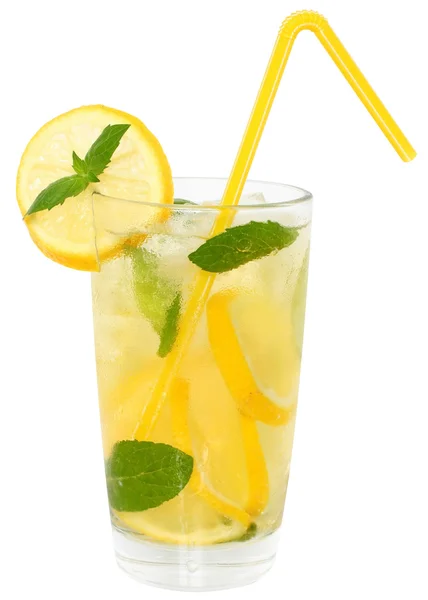 Limonata con cubetti di ghiaccio — Foto Stock