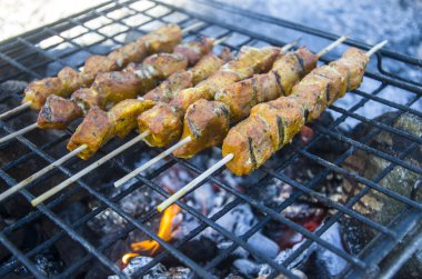 pişirme et şiş üzerinde 