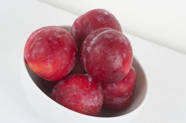 Beyaz arka planda kasedeki erikler