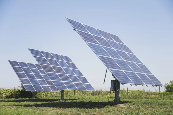 Célula solar para convertir la luz solar en electricidad Fotos de stock libres de derechos