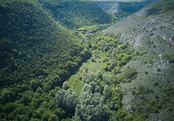 Vederea Dronelor Aeriene Stâncilor Câmpiilor Din Apropierea Satului Tsipova Republica — Fotografie, imagine de stoc