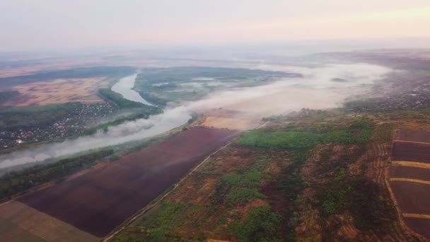 Långsamt Blickar Upp Över Flod Dniester Och Liten Täckt Dimma — Stockvideo