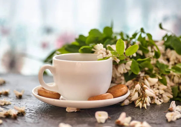 Cup Coffeel Acacia Closeup Nutrition Background Cup Coffee Acacia Flowers — Stock Photo, Image