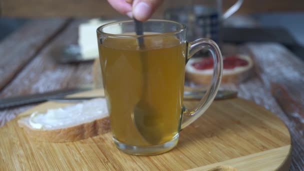 Homme Interfère Avec Cuillère Exotique Tasse Tisane — Video