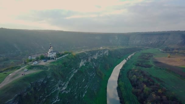 Kilise Köyle Birlikte Kırsal Arazinin Hava Görüntüsü Moldova Cumhuriyeti Butuceni — Stok video