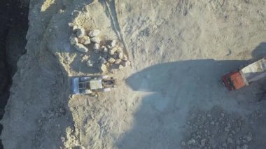 Taş ocağı. Madencilik ocağıyla endüstriyel arkaplan görüntüsü. Stok görüntüleri.