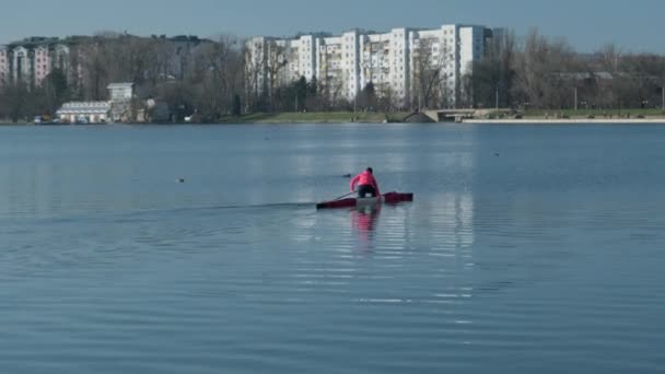 Kajaks See Touristen Beim Kajakfahren Auf Dem See Stadtpark — Stockvideo