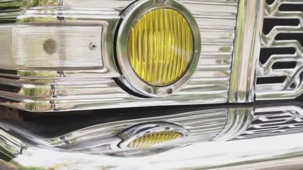 Kishinev, Moldova, November 5, 2020: Close up The radiator grille and emblem of the Russian car Chaika made in USSR Seagull . Old cars — Stock Video