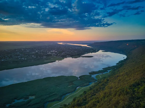 Gyönyörű Kilátás Nyílik Folyóra Napkeltekor Szabadtéri Kikapcsolódás Dnyeszter Panoráma — Stock Fotó