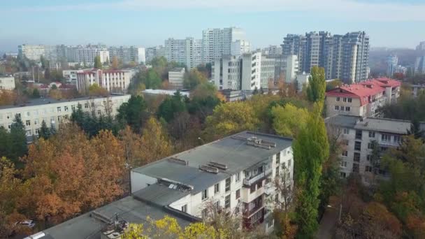 Lot Dronem Nad Miastem Kiszyniowie Dron Przelatuje Nad Budynkami Kiszyniowa — Wideo stockowe