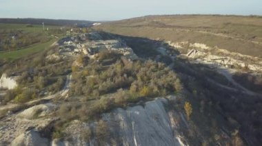 Taş ocağı. Madencilik ocağıyla endüstriyel arkaplan görüntüsü. Stok görüntüleri.