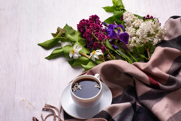 Café Diferentes Flores Lila Sobre Fondo Blanco —  Fotos de Stock